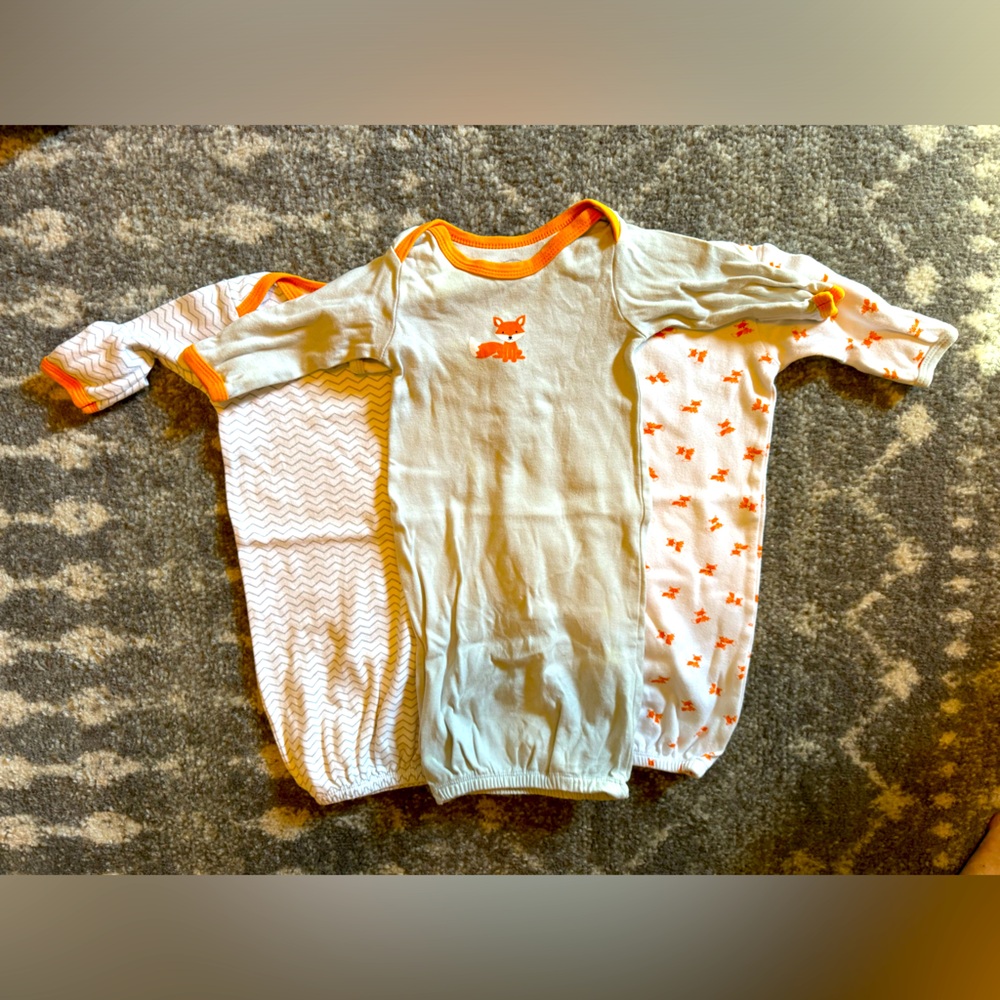 Luvable Friends Baby Gowns
